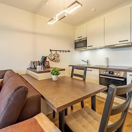 Apartment De Wisch - Frisch Renovierte Direkt Am Deich